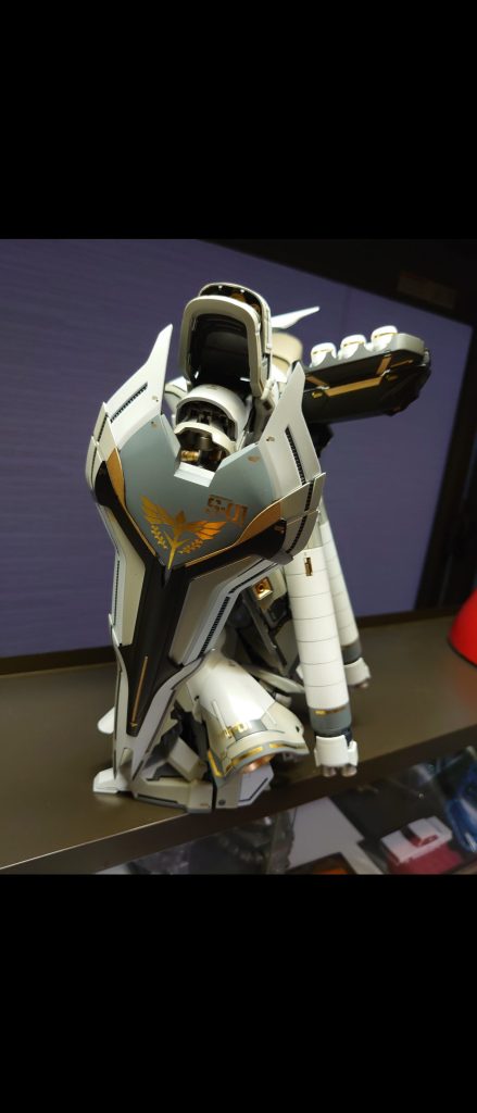 白サザビー–4枚目/制作者：3103