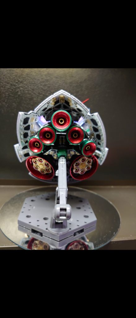 白サザビー–3枚目/制作者：3103