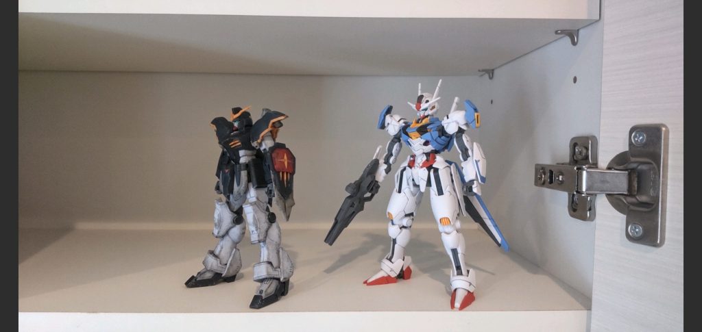 ちなみに、HGACは初めて作ったのですが同じ1/144でも水星キットと比べてひと回り小さいんですね👀小さいと頭部のスミ入れ、デカール苦労しますね😂ここまでご覧いただき、ありがとうございました😌