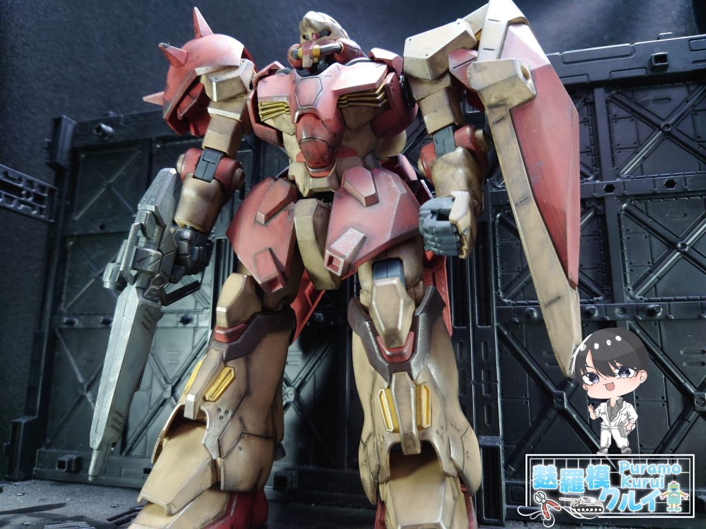 メッサーくらいの大きさになると、ディスプレイベースの高さが1個では足りない事に気付いて、この後にもう一段高くしました。クシャトリヤの時は改善されてます。