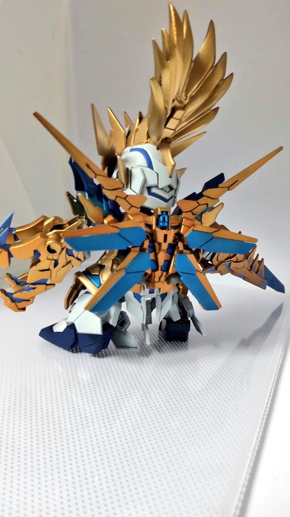 背中のオリジナルバックパックが今作の見所です。一応ガンダムユニコーンのパーツなので追加装備感を出せたと思います。