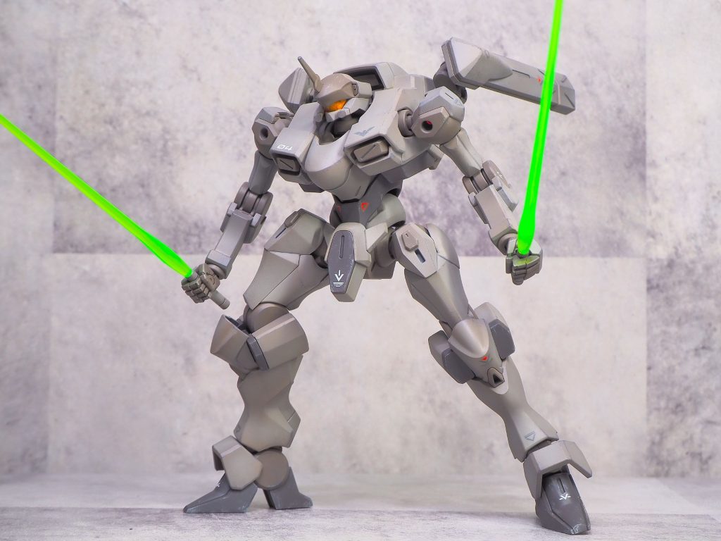 ザウォートの顔はどこか可愛げがありますが今回はちょっと個性を付加したくて、頭部バイザーにランナータグを切り貼りして目つきをキリッとさせてみました。以上御覧いただき誠にありがとうございました