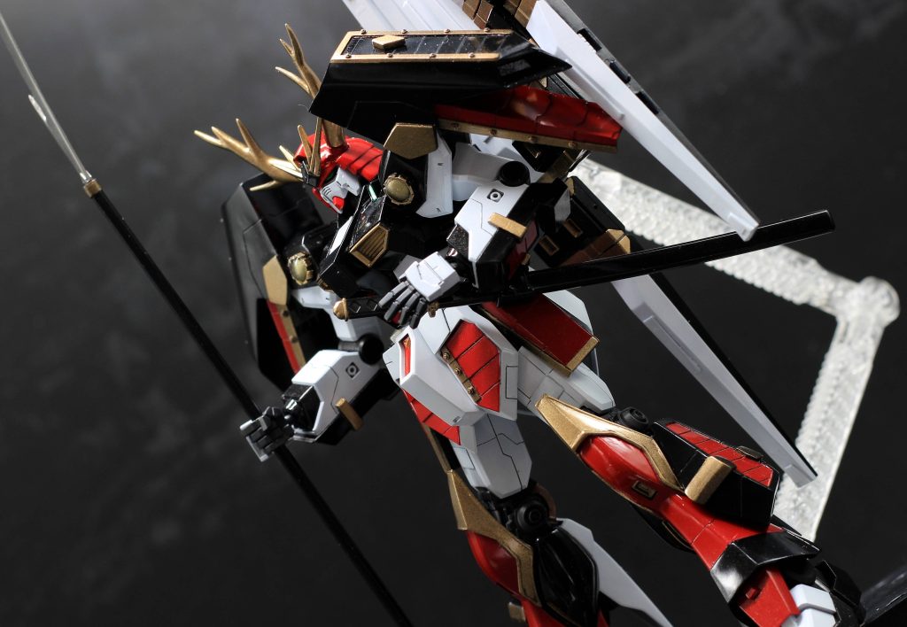 幼少期、SD戦国伝で遊んできた世代なので、武者頑駄無の系列はツボ中のツボ。大好きなモチーフだけになかなか手が出せなかったのですが、この度一念発起してせいさくしてみました。元のデザインが素晴らしいのでリアル体型にしてもやっぱりかっこいいですよね。一人でも多くの戦国伝ファンの方に見てもらえたら嬉しいです。最後まで閲覧していただき、ありがとうございました。