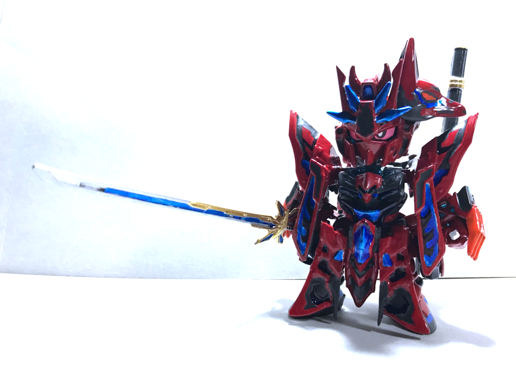 カラーレシピ・赤色部分下地に蛍光レッド、その上にクリアレッドを薄く塗装。・橙色部分下地に蛍光オレンジ、その上にクリアイエローを薄く塗装。・青色部分下地にシルバー、その上にクリアブルーを塗装。・金色部分ガンダムマーカーイエローゴールド・黒色部分ほかの色を塗り終えた後、モールドに沿って塗り分け。