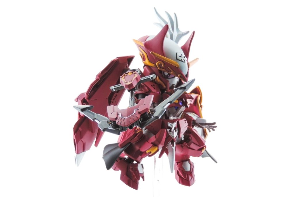 メイン武装は右肩に装備したGNアンカー。 近接攻撃・射撃攻撃・盾として使用できる複合武装となっている。 アンカーのアーム部分は折りたたむ事も可能で、 回転させることで鋏の様に破断させる武器としても使用できる。