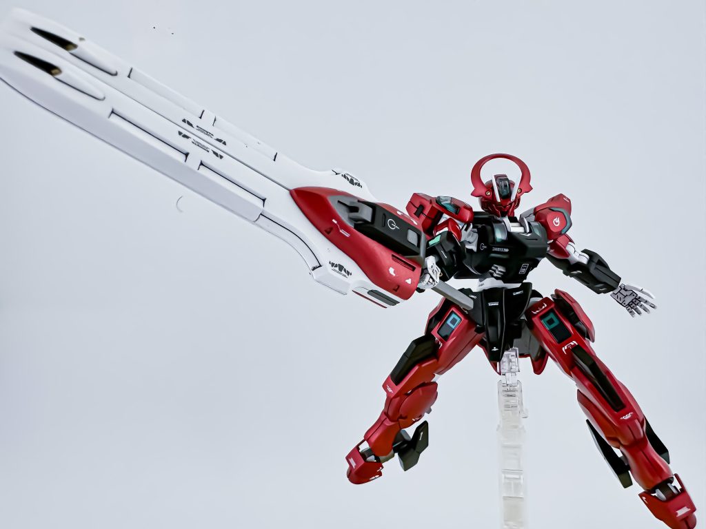 最初は某作品のルガー〇ンスみたいに開くんだと思ってたらまさか分離して飛び回るとは...