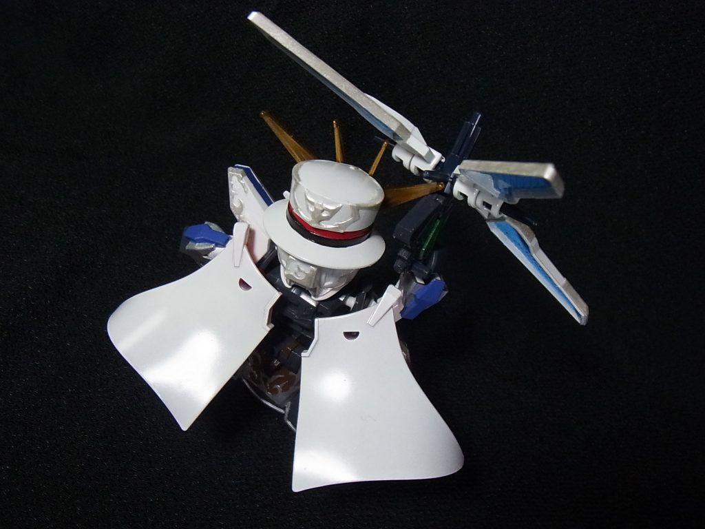 マントの赤いクリアパーツ越しの白塗装がとても映えました。クリア越しの塗装は新しい発見が多かったです。