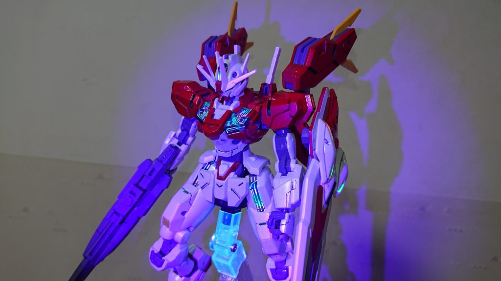 白はホワイトパール、赤はマイカレッド。