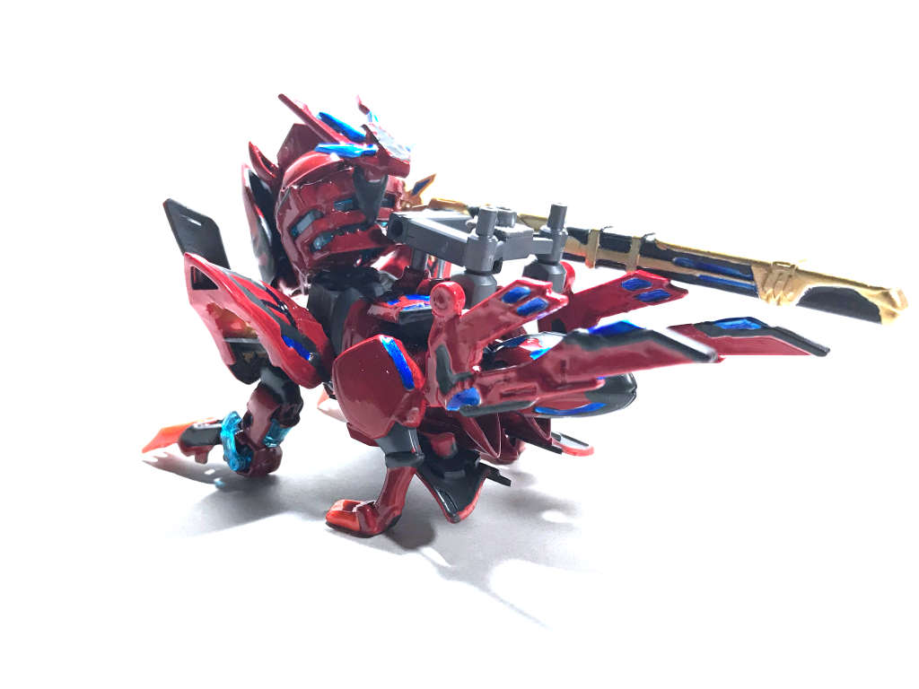 閃狐形態。ベースキットの潜狐形態変形ギミックとほぼ同じ手順で変形。大きな変化が背面のウイングが反転して尻尾になり、赫毛金眼五尾のキツネになるところで、この状態でも帯刀は可能。刀を