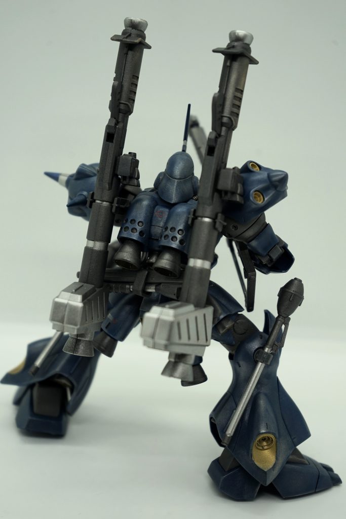 背部。武装にも重厚感を目的とした塗装、塗り分けを行いました。