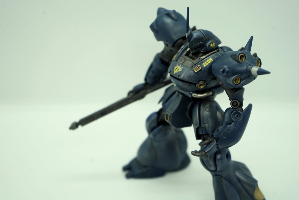 いつものショットオフ装備版。かなり塗り分けが多く大変な機体でしたが、バトオペしつつゆっくりじっくり作ることができました。来月にはプレバンからケンプファーシュヴェーアが届きますので、そちらを作るのも楽しみです！