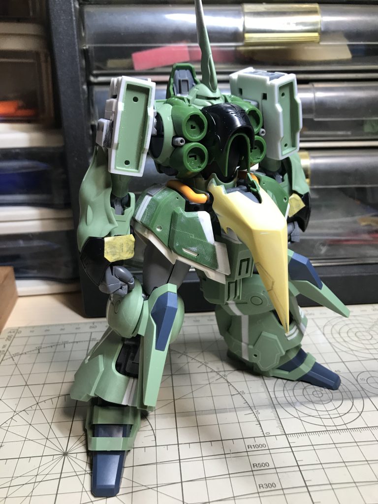 肩パーツ1.2mm大型化腰フロントサイドアーマー4mm幅増し腰フロントセンターアーマーポリパテ大型化腰サイドアーマー4.5mm幅増し腰バックアーマー10mm幅増しスネ前後3mm幅増しスネ左右4mm幅増しトサカ大型化モモBクラブカバーキットコブシコトブキヤ丸指ハンドBその他アフターパーツ使用