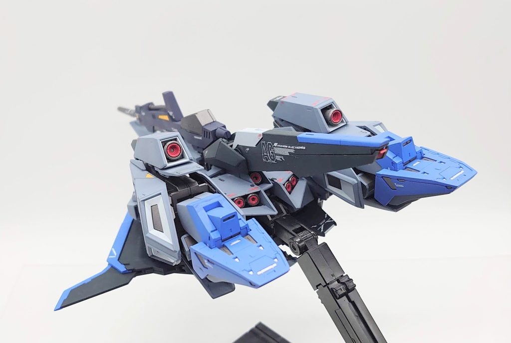 ウェーブライダー背面。スラスター内部は耐熱塗装し外装はスターブライトアイアンです。