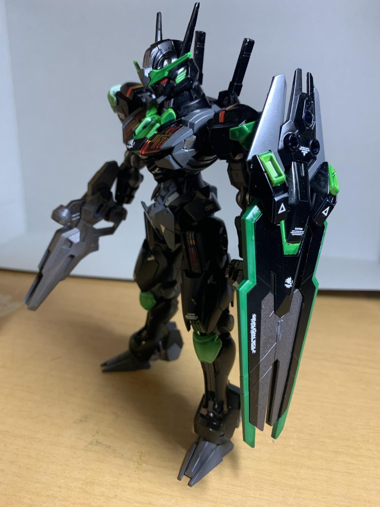 今回初めて、水転写デカールをふんだんに使って見ました。