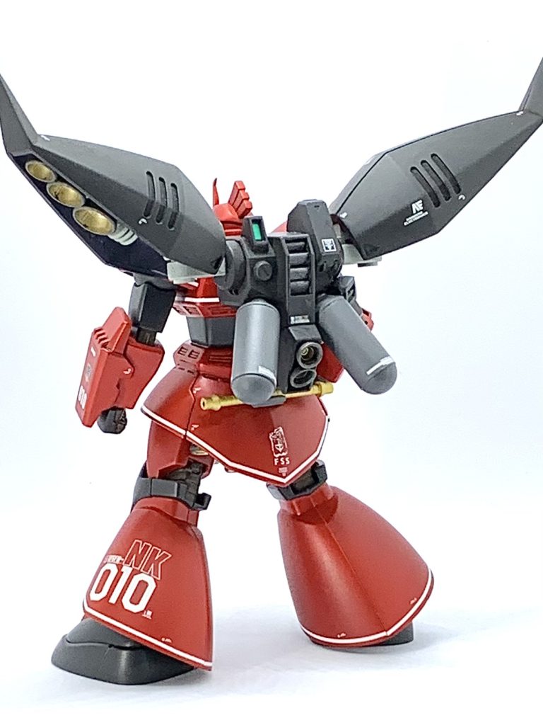 NKはアーガマ級ニカーヤ。艦長の方は正規の軍人なので、地球連邦のマークも入れてます。