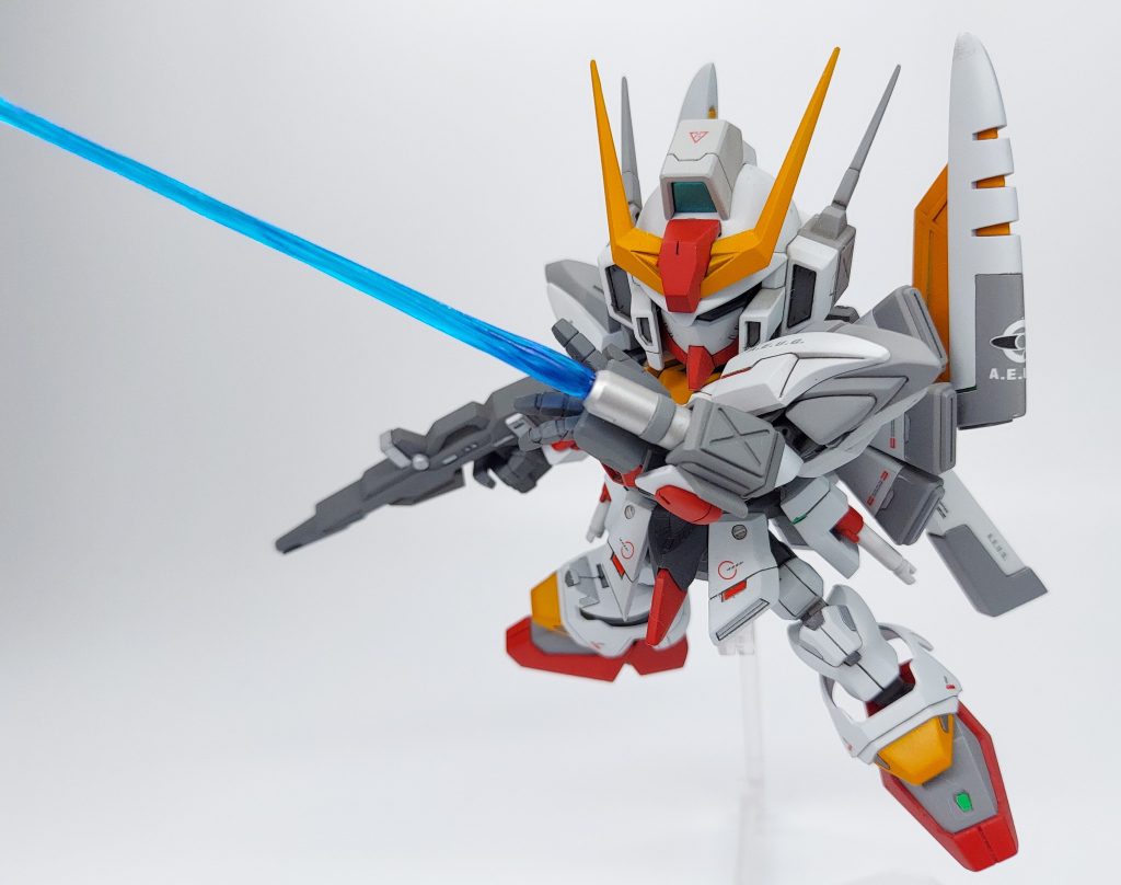 腕部のガトリングは展開収納状態がなんとなく好みじゃなかったのでオミット代わりにハイパービームサーベルにもなるアームビームガンをスクラッチしました