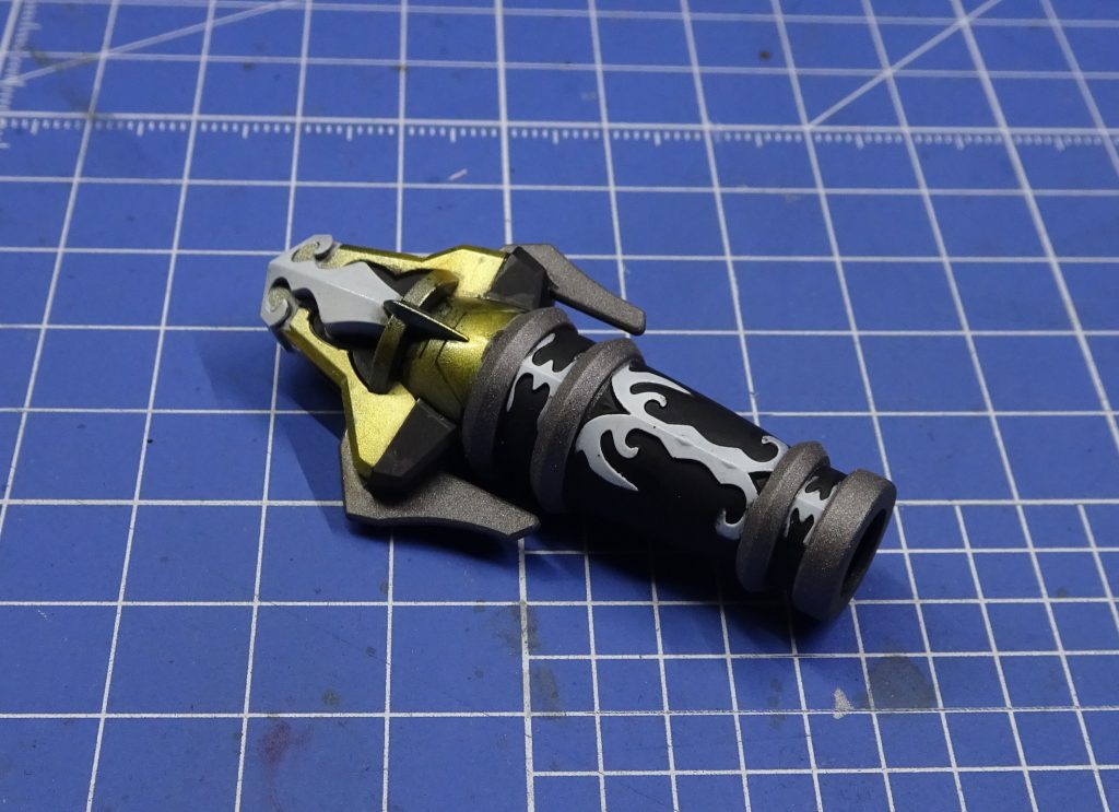 メガライアーは、鋳物感が出るようにあえてのつや消し。イイ感じに大砲っぽくなってくれました。