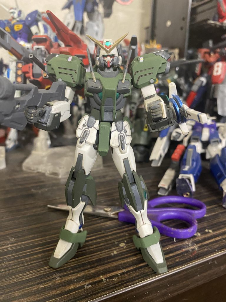 GN-R1 Gundam GeminiThe close quarters based Gundam on the team. It's load out is a gn beam rifle and gn broad sword. It has additional thrusters for better mobility