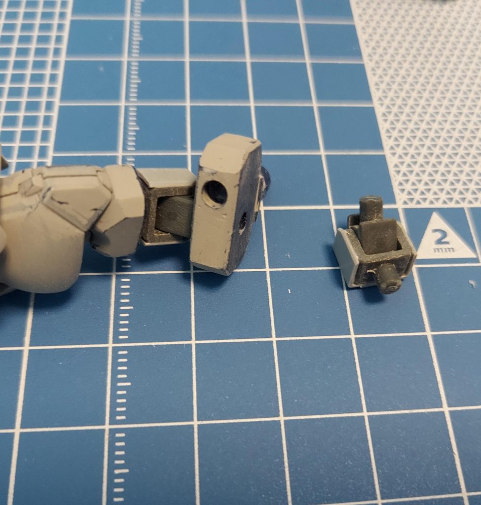 股関節は可動域向上＋すっぽ抜け防止のため作り直しました