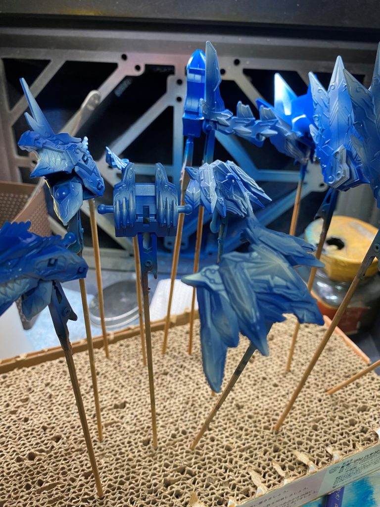 青、白下地を採用しました。