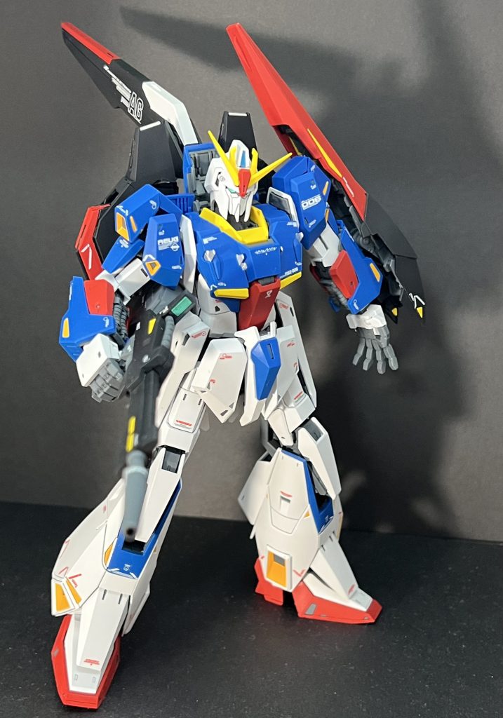 部分塗装は、黄色部分を一部ガイアノーツのマンダリンオレンジに変えました。アニメの設定に近づけました。