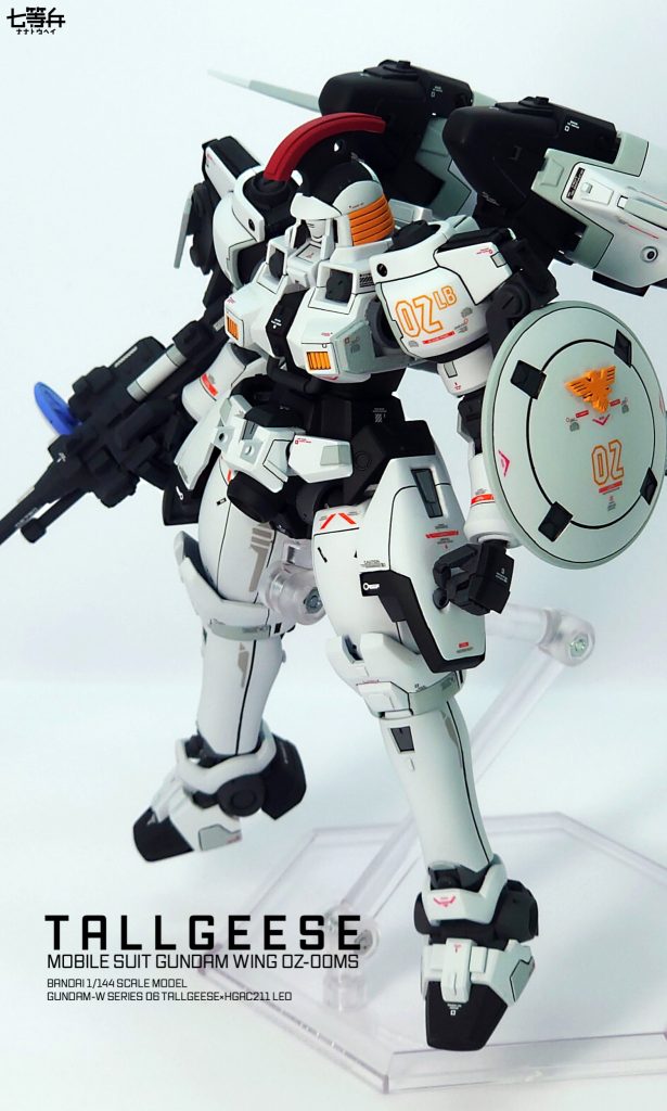 シールドのエンブレムはコトブキヤのレリーフパーツです。