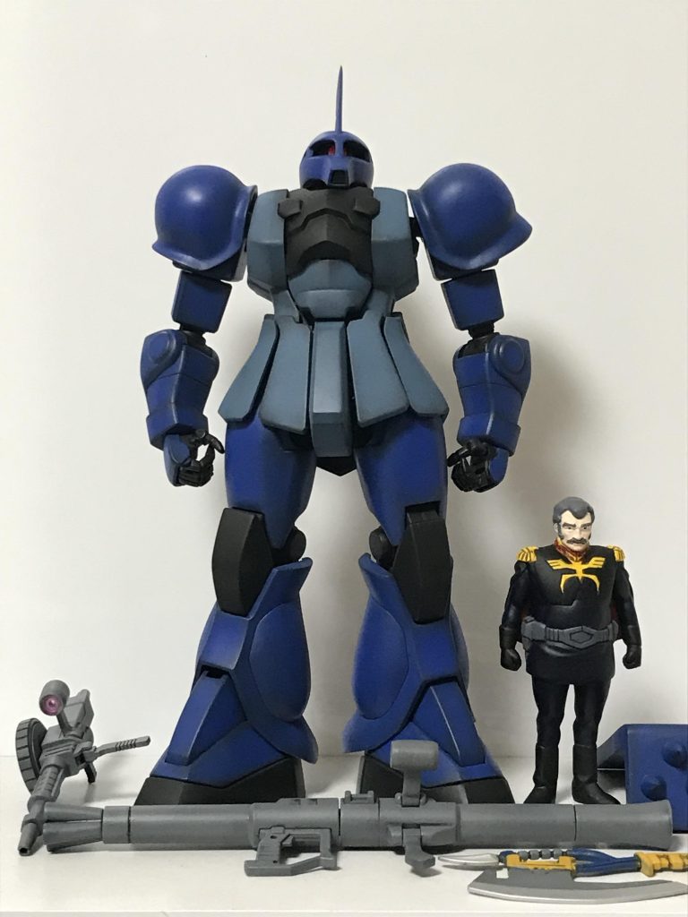 120㍉マシンガン以外付属品は揃ってましたスパイクシールドはプラ板で作成(本体完成後に急遽作成したため、やっつけ感満載)初めてフィギュアという物を塗ったのですが、これも完全にやっつけ笑