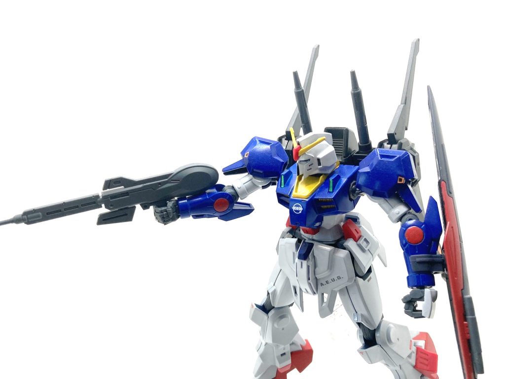 バンダイの「#ガンプラフォトミッション2023」に出すべく作成してみました。ミキシング等は行わず、ほぼ素組み。おしりのアーマーはバカでかくて好きじゃなかったので、そこは切り詰めました。顔も面長な感じがしたので、アゴを少しだけ短く加工。そんな程度。