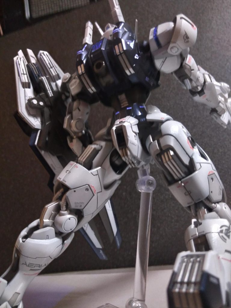 放熱フィンみたいな部分は黄色→ファインシルバーに。