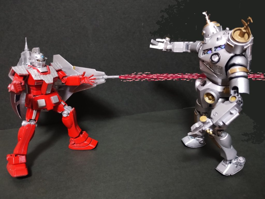 【ビームは画像を加工しました】急遽開発したライトソR30サーベルがゴルドブルグを貫いた!爆音をあげてゴルドブルグは破壊された。これで外星人の侵略の野望は潰えた。ありがとう、セブン。誰かが「ジャブロウノカタキヲコウベデ」と唱えていた。何かの呪文だろうか?