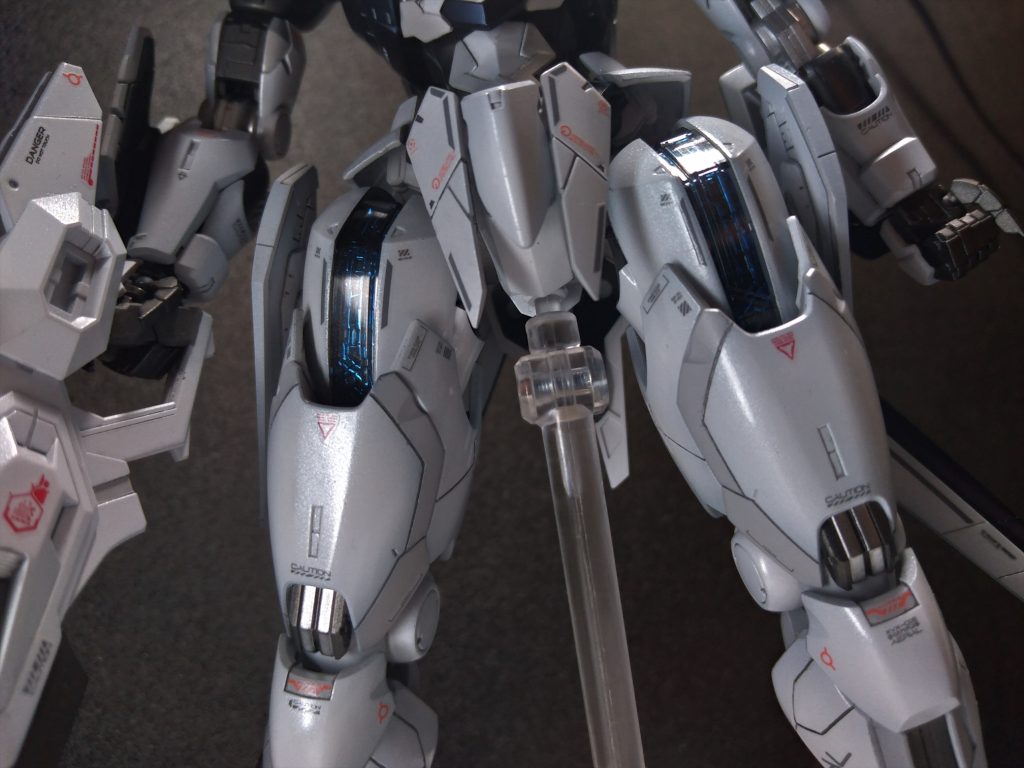 ご褒美組み組みタイム。エアリアルくんは、ふとももに謎の色気ありますね