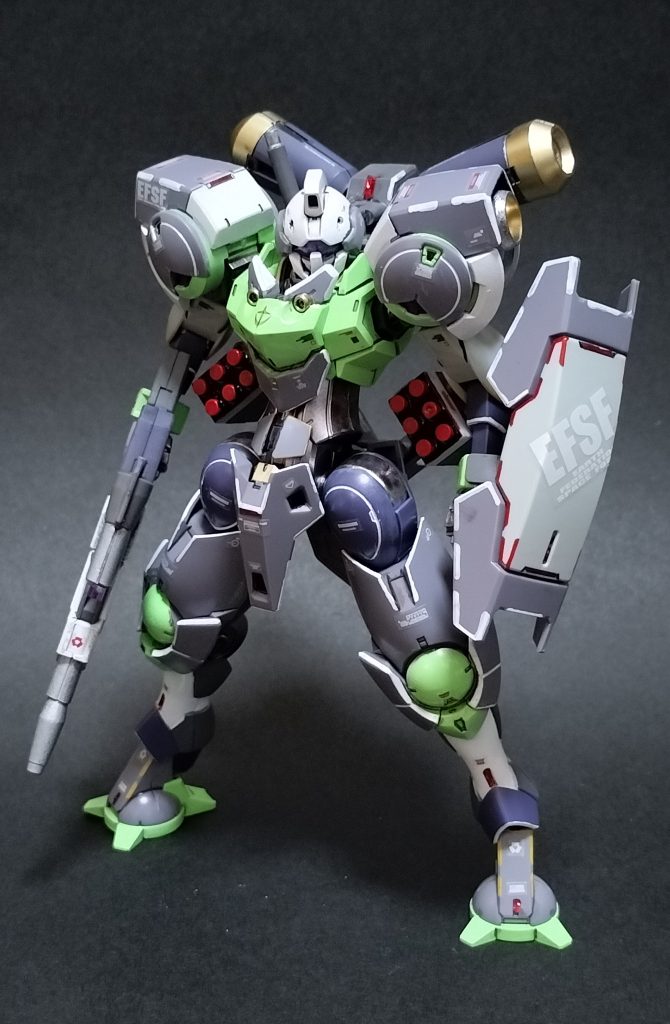 3. この機体はそのコンペのエントリー機の一つで“Hound”とのコードネームでグラスレー社が開発した次世代機。グラスレー社はアナハイム社とは全く繋がりのない兵器製造企業だ。