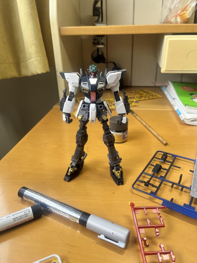 装甲付けながら作ると製造感が出て良いですよね。