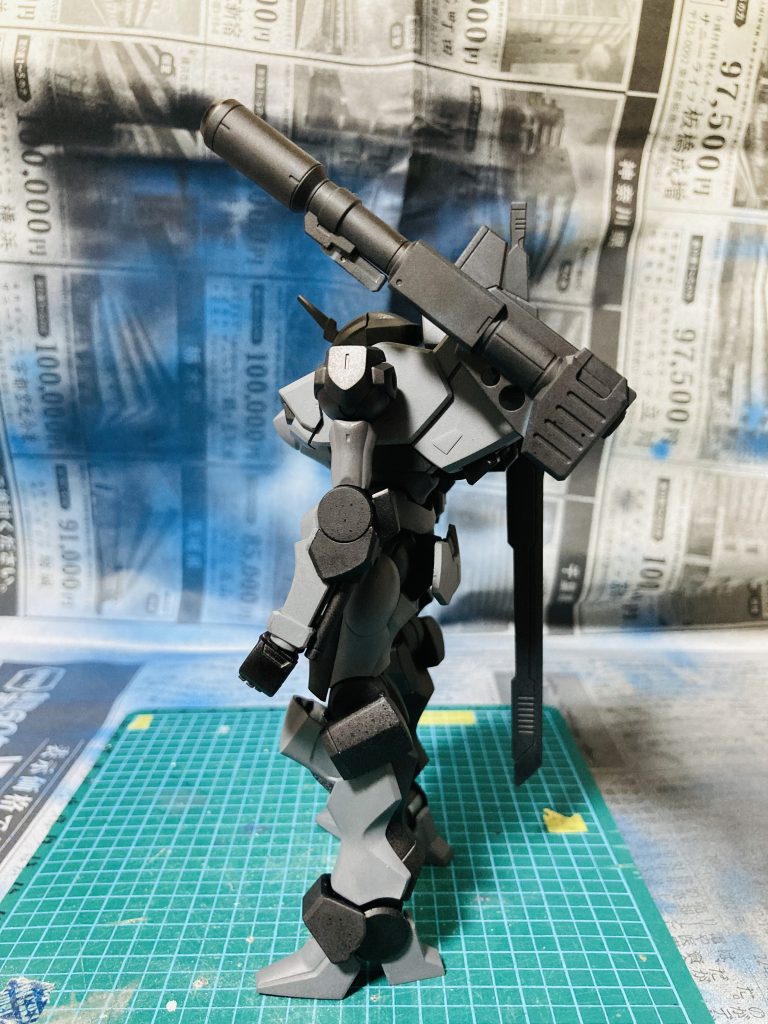 バズーカ砲も実体剣同様にジャンクパーツから良さげなものを塗装だけして装備しました。