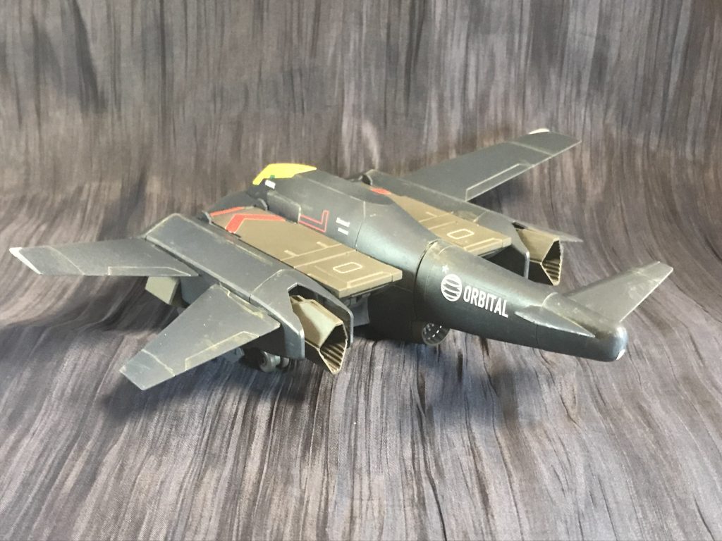 飛行機なんか久しぶりに作りました。テールのスポンサーデカールが航空会社っぽくて良いなと思ってます。