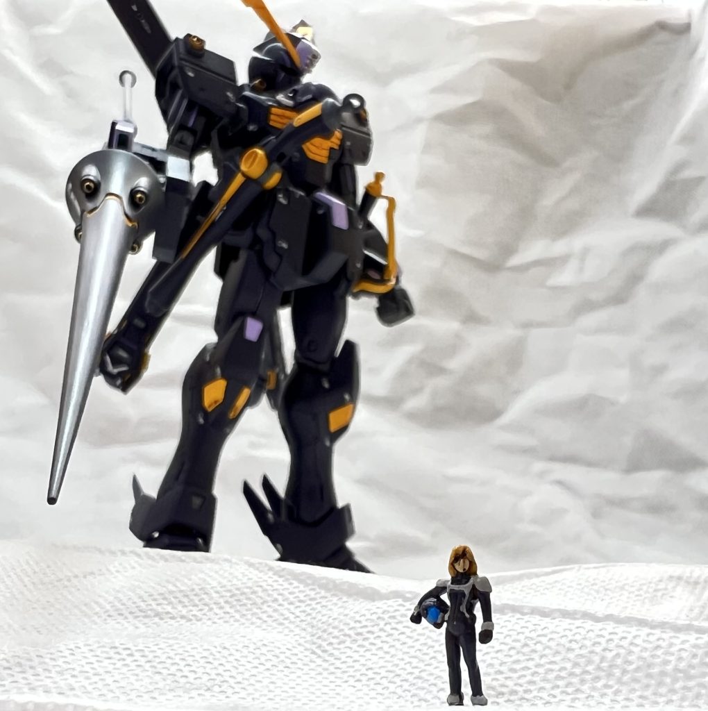 付属のザビーネも少しポーズ変えの改造をしてみました！