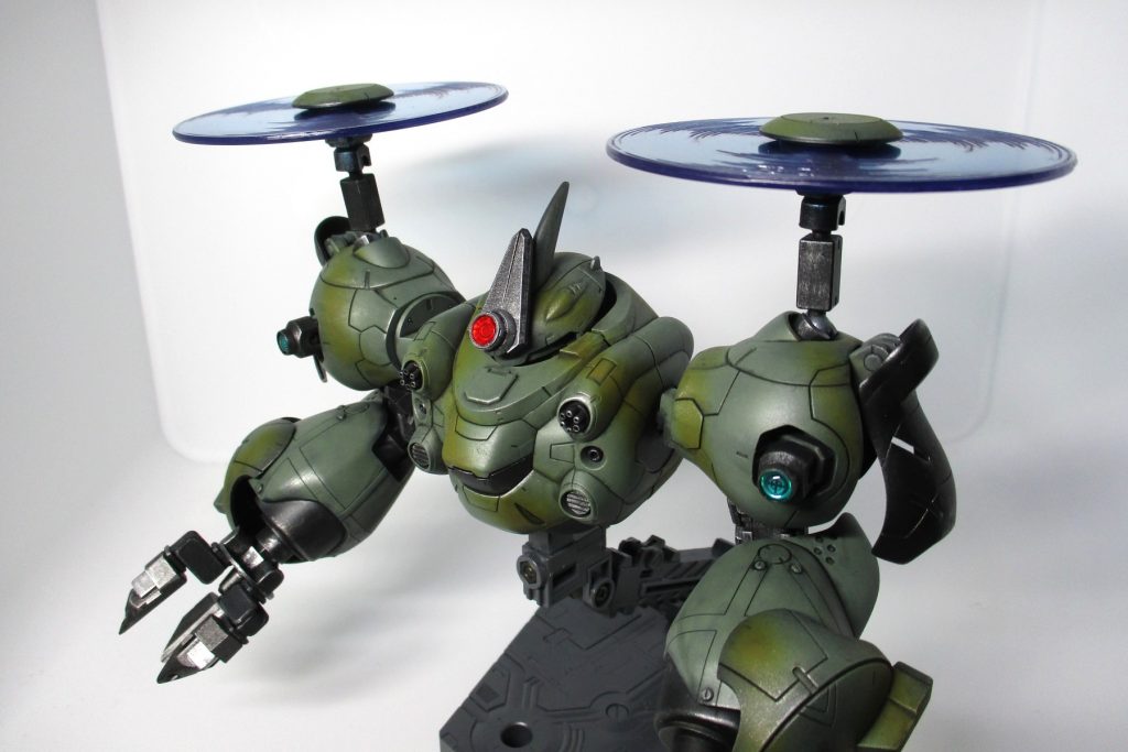 上半身の超鈍足偵察ヘリ、G・コプター。グシオン胴、グシオン脚、ズゴックE脚などを使用。揚力発生には、宇宙世紀混ざってるしいいかな、とビームローターを採用。