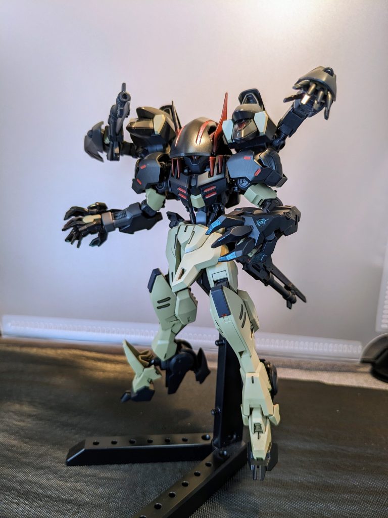 このモードになると単機で突出する為、敵からは鬼、味方からは厄介者とされている。功績と生存率により一部には熱烈なファンがいるらしい