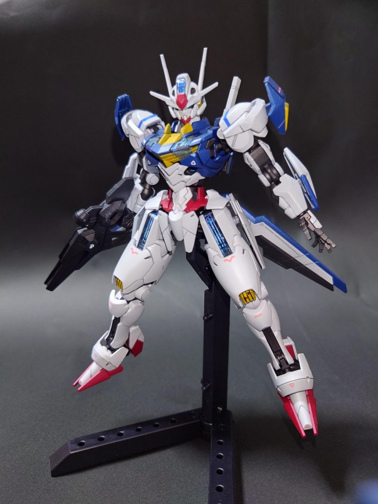 膝スミ入れ消し忘れでこーとしちゃってました。全体的に成形色に寄せたカラーで塗装しました。