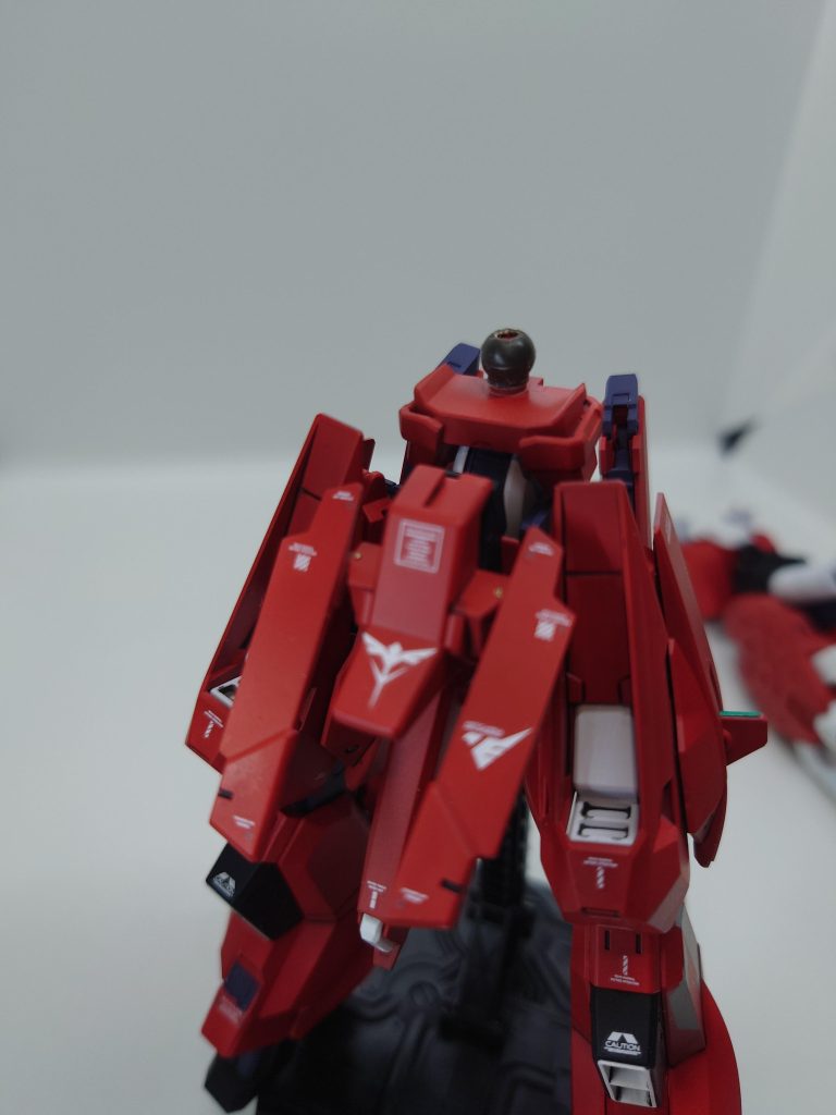 胴体の接続はこんな感じにジャンクパーツで作ってます