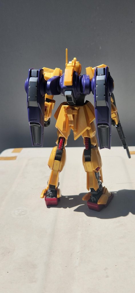 水星の魔女のミラソウル社製フライトユニットを着けただけですけど　これから色やら装備やら増やしていこうかな