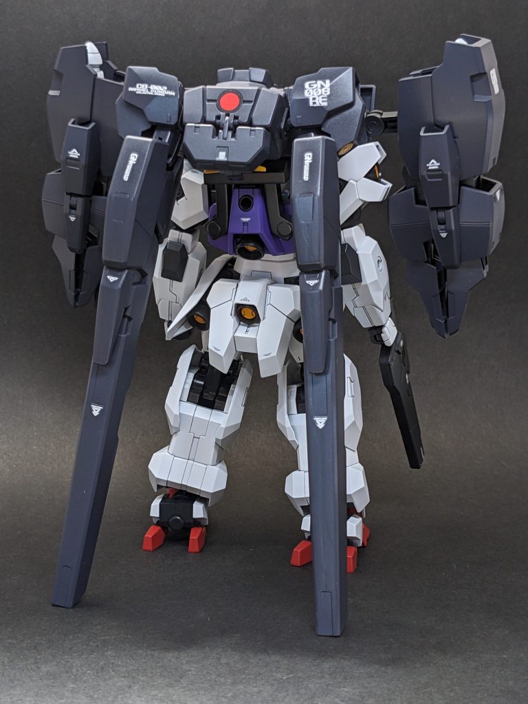 背面、肩のブースターは前回作成したルブリスソーン×ハルートと同様にリベットパーツでGNバーニア風に