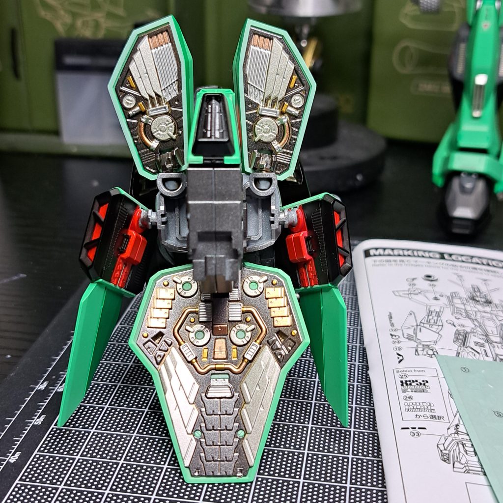 フロント、リアスカート裏の部分も頑張って塗り分けしました。