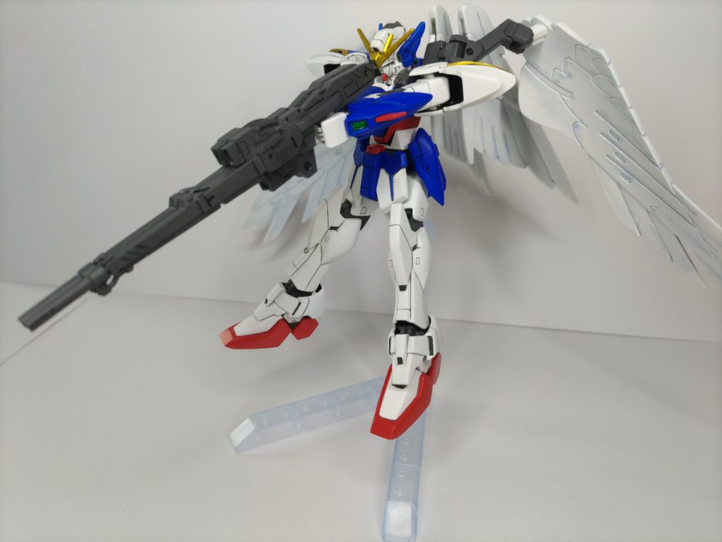 今までで一番手をかけた作品です。              数年前なら途中で投げ出して、RGにしていました。                     技量はともかく、少しは成長できたかな?