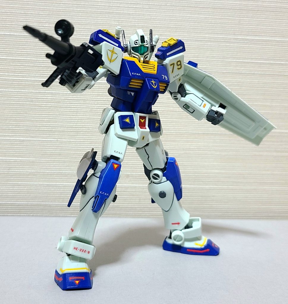 ビームライフルを構え！