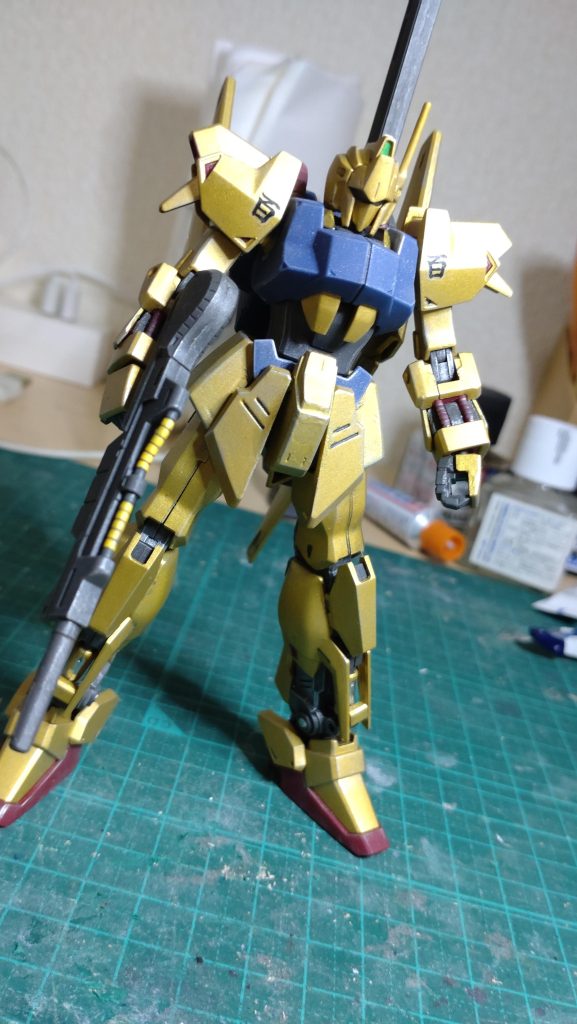 デカールは百のみ。