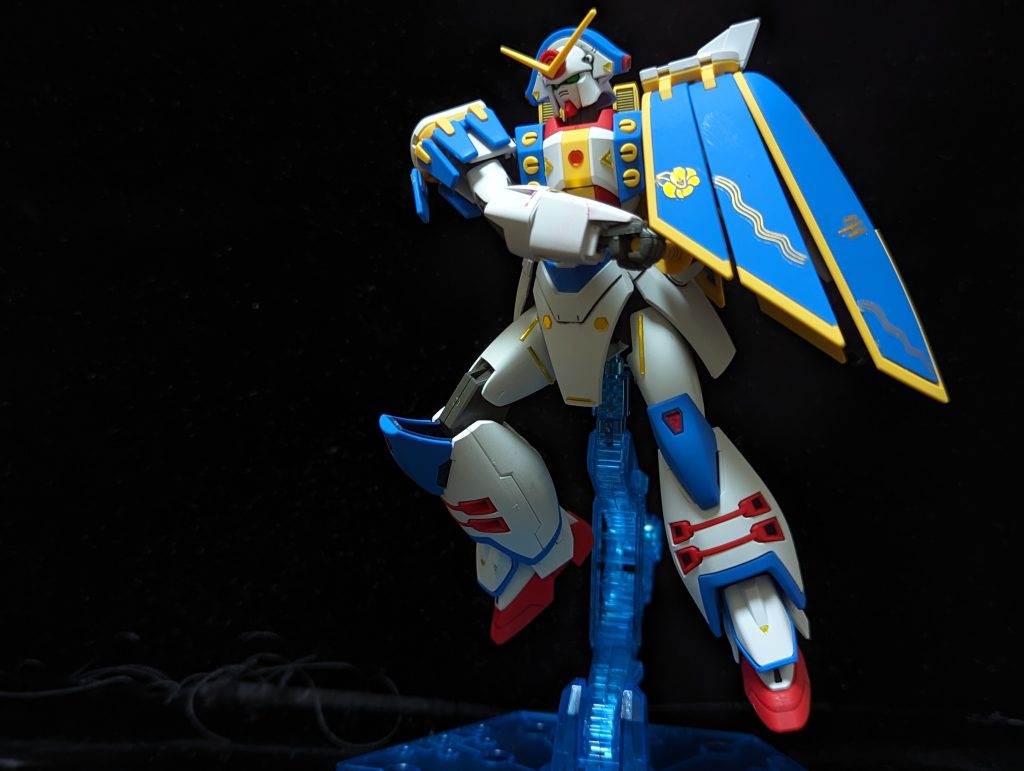 それにしてもこのガンダムローズ、ほんとにHGか？ってくらい色分けがすごい。