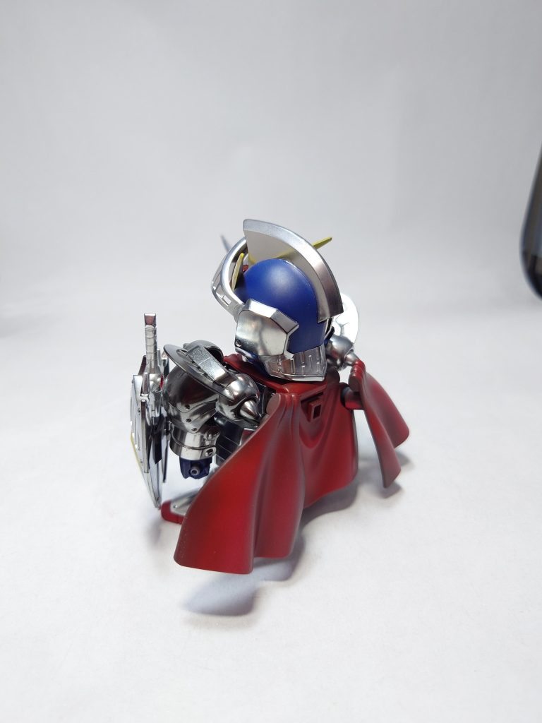 マントはハルレッドを下地にしてモンザレッドで影を残すような感じで陰影を付けてます