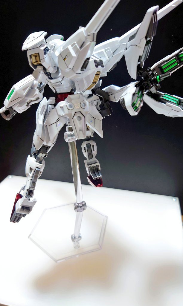 ガンダムキャリバーン–4枚目/制作者:@Kazon1221