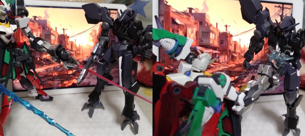 「クランク二尉!ボードウィン特務三佐!私は、私の正しーーー」 ナノラミネートアーマーのMS相手に相性の悪いビーム兵器で戦ったリベロは装甲の隙間を中心に狙い続けた。フレームそのものはビームに耐えられないということを知っていたX(クロス)は相手を追い込み、決め技としてネクサスリベロの武装『パルマフィオキーナ』でグレイズアインを撃破に成功した。 「助けてくれたこと、心から感謝します。それよりも、一体これは何ですか?あのMSは連邦のモノでも、ジオンのモノでもないかと。それにアナタはあのMSと戦う前、『マルチバース』と言っていましたが……」「それを知ったら、お前はこの時代…いや、この世界での生活すら戻らなくなる。その覚悟はあるか?」「構いません!アナタがいなかったら、私やカナは既に死んでいたんですから」「ならば、我らと共に『真実』を知れ。我が名はX(クロス)、『クロストラベラー』のX(クロス)」「クロス……トラベラー……?」 宇宙世紀に存在しないグレイズアインの出現に、X(クロス)が口にする『マルチバース』と『クロストラベラー』とは一体…。彼に救われたニノとカナは知ることとなる。この世界…いや、全てのガンダムの世界に起きている現象をーーー『機動時空転移 ガンダムリベロ 第2話:マルチバースとクロストラベラー』 今回のストーリーはここまで。続きは次回のお楽しみ。 ストーリーにも出ましたが、ネクサスアームは普段イクシードレッグアーマーの中に入っています。必要な時には、そこからネクサスアームが射出。そのままリベロの腕に装着する…という設定になります。このアームはイージスナイトのモノを使用し、ハンドパーツはデスティニーのモノを使っています。